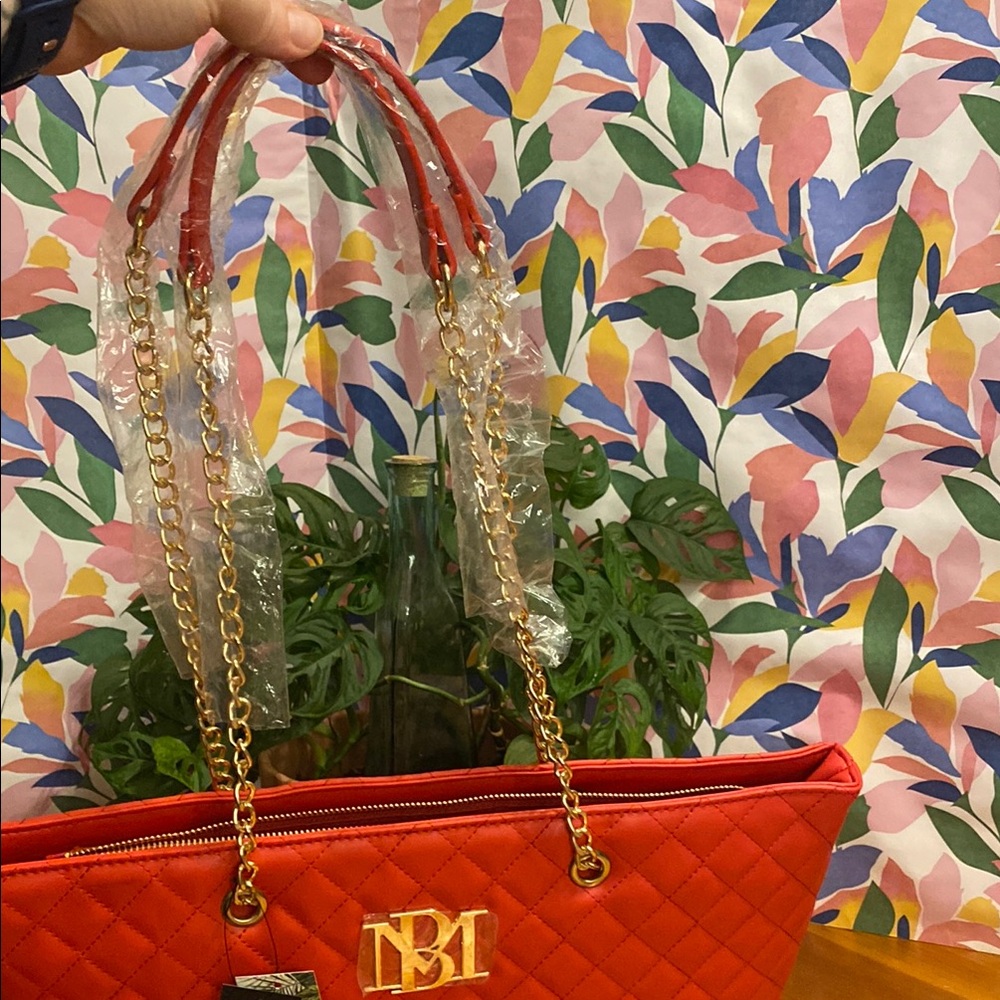 Badgley Mischka Red Quilted Chain Strap Shoulder Bag - Picture 4 of 11